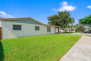 4752 Sw 127th Ct Miami, FL 33175 - MLS#A11908391