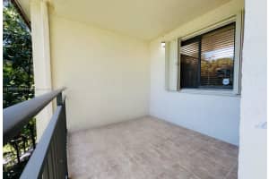 403 Lakeview Dr 203 Weston, FL 33326 - MLS#A11908410