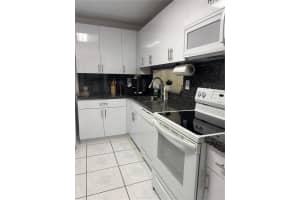 8635 NW 8th St, Miami, FL 33126, Sold 12/09/25