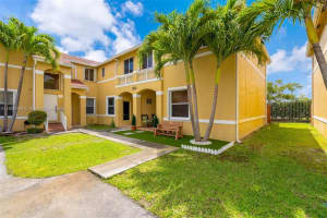 810 Ne 212th Ter 2 Miami, FL 33179 - MLS#A11908493