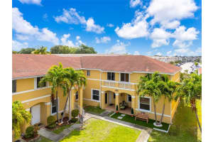 810 Ne 212th Ter 2 Miami, FL 33179 - MLS#A11908493