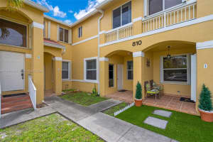 810 Ne 212th Ter 2 Miami, FL 33179 - MLS#A11908493