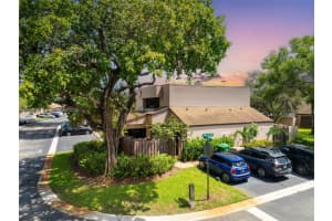 1207 NW 123rd Ave, Pembroke Pines, FL 33026, - MLS#A11908517