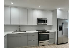 161 Bentley Dr B Miami Springs, FL 33166 - MLS#A11908555