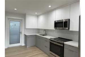 161 Bentley Dr B Miami Springs, FL 33166 - MLS#A11908555