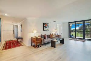 5390 Woodland Lakes Dr 301 Palm Beach Gardens, FL 33418 - MLS#A11908558