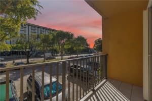 4709 NW 7th St Apt 204-9, Miami, FL 33126, - MLS#A11908585