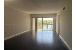 10288 NW 9th St Cir APT 307, Miami, FL 33172, - MLS#A11908641