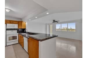 7135 Collins Ave 523, Miami Beach