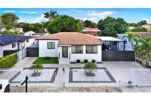 660 E 38th St Hialeah, FL 33013 - MLS#A11908691