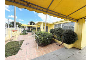 880 E 28th St Hialeah, FL 33013 - MLS#A11908825