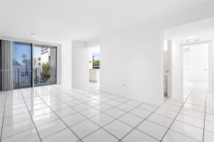 2642 Collins Ave #307, Miami Beach, FL 33140, - MLS#A11908937