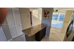 9620 Sunrise Lakes Blvd 211 Sunrise, FL 33322 - MLS#A11909061