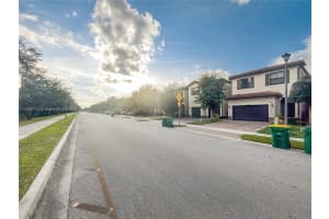 4723 Nw 59th St Tamarac, FL 33319 - MLS#A11909175