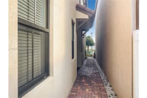 4723 Nw 59th St Tamarac, FL 33319 - MLS#A11909175