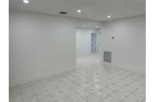 2400 N 57th Way Hollywood, FL 33021 - MLS#A11909200