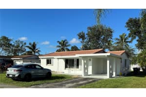 2400 N 57th Way Hollywood, FL 33021 - MLS#A11909200