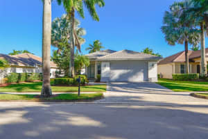 1868 Harbor View Cir, Weston