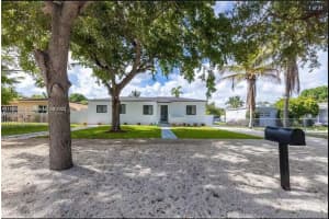 271 Nw 143rd St, Miami