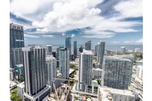 45 Sw 9th St 2207, Miami