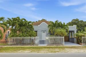 349 Nw 46th St, Miami