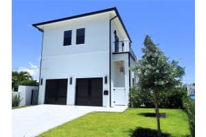 371 E Lakewood Rd West Palm Beach, FL 33405 - MLS#A11909352