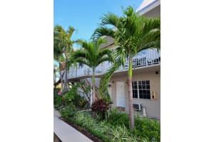 8010 Tatum Waterway Dr 4 Miami Beach, FL 33141 - MLS#A11909441