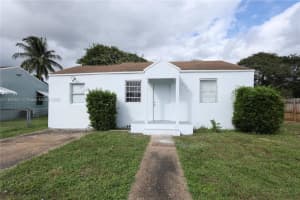 2347 Nw 84th St, Miami