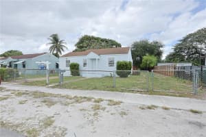 2347 Nw 84th St Miami, FL 33147 - MLS#A11909521
