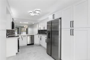 7408 Fairfax Dr 108 Tamarac, FL 33321 - MLS#A11909558