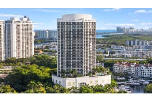 4100 Island Blvd 903, Aventura