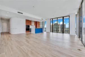 2678 Tigertail Ave 1501, Miami