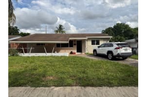 1121 N 74th Way 0 Hollywood, FL 33024 - MLS#A11909686