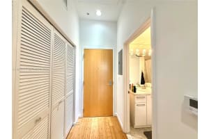 253 Ne 2nd St 219 Miami, FL 33132 - MLS#A11909751