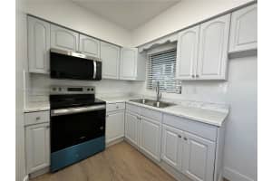 4300 Seagrape Dr 5 Lauderdale By The Sea, FL 33308 - MLS#A11909770