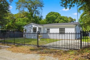 465 Ne 165th St Miami, FL 33162 - MLS#A11909773