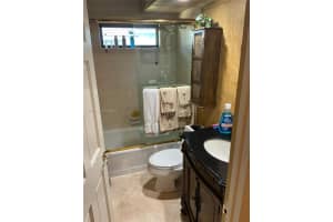 2720 Oak Tree Ln Oakland Park, FL 33309 - MLS#A11909782