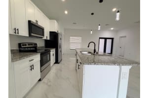 2706 72nd St W Lehigh Acres, FL 33971 - MLS#A11909823