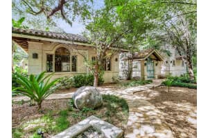 3504 Banyan Cir, Miami, FL 33133, - MLS#A11909839