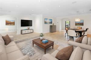 1108 Washington St Hollywood, FL 33019 - MLS#A11909859