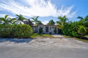 2326 Harding St Hollywood, FL 33020 - MLS#A11909914