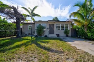 2326 Harding St Hollywood, FL 33020 - MLS#A11909914