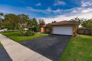 9460 NW 16th St, Plantation, FL 33322, Sold 01/02/26