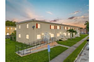 427 Nw 84th Ter 427, Miami