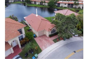 104 Danielle Ct, Weston