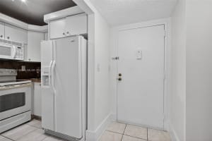 16465 NE 22nd Ave APT 116, North Miami Beach, FL 33160, - MLS#A11909982