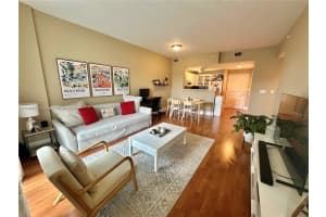 10 Aragon Ave 818 Coral Gables, FL 33134 - MLS#A11910053