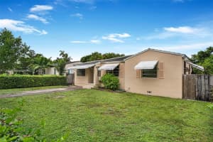 17 N Melrose Dr Miami Springs, FL 33166 - MLS#A11910090