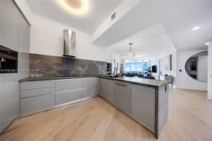 16001 Se Collins Ave 707 Sunny Isles Beach, FL 33160 - MLS#A11910150