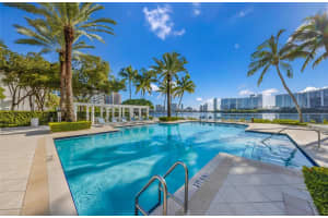 3245 Ne 184 St 13101, Aventura